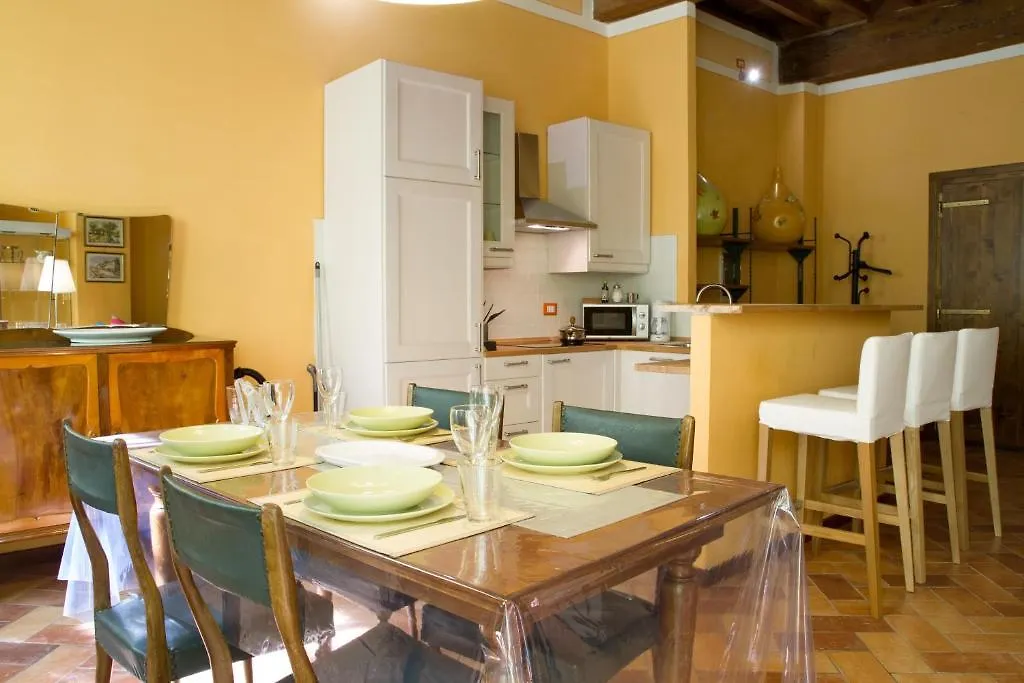**  La Gemma Di Elena Bed & Breakfast Lucca Italy